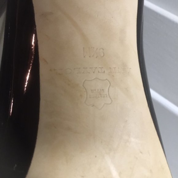 Ann Taylor black patent pump size 91/2 - Picture 3 of 7